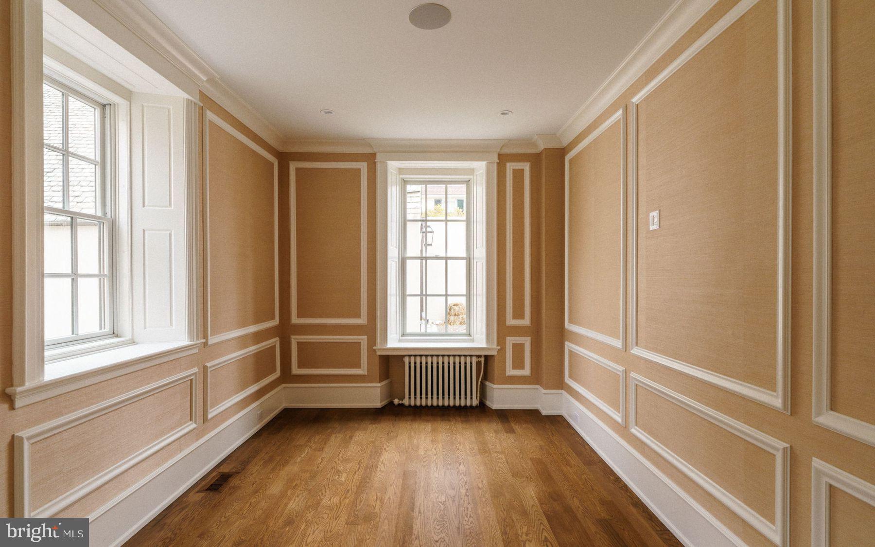 CHESTNUT HILL - Residential