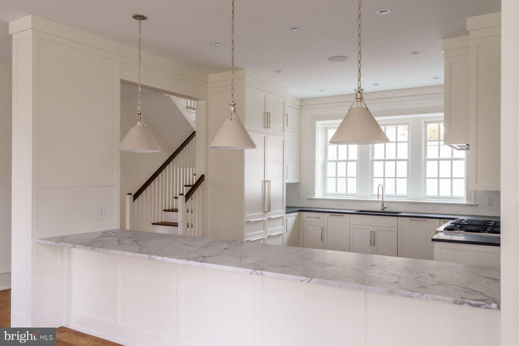 CHESTNUT HILL - Residential