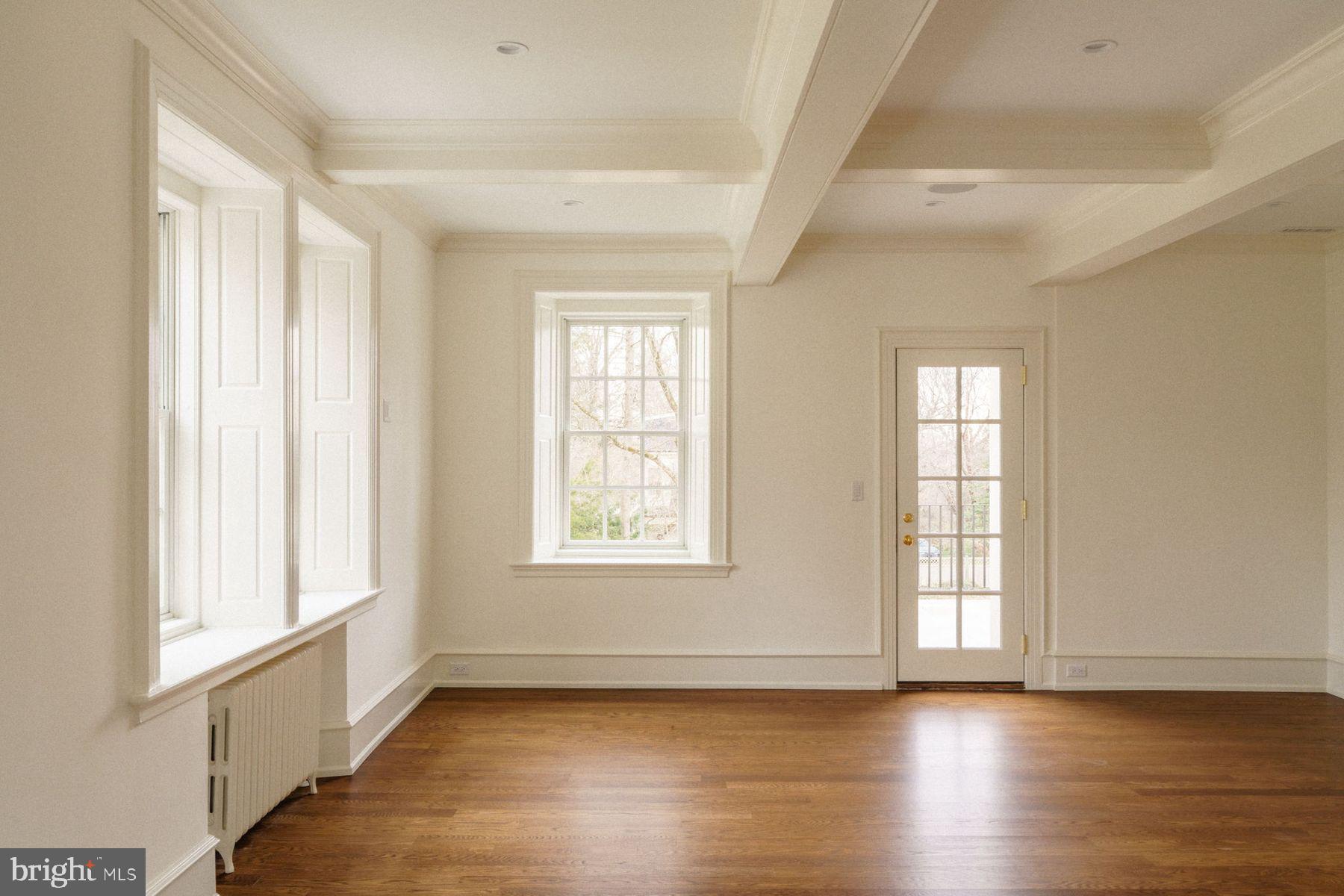 CHESTNUT HILL - Residential