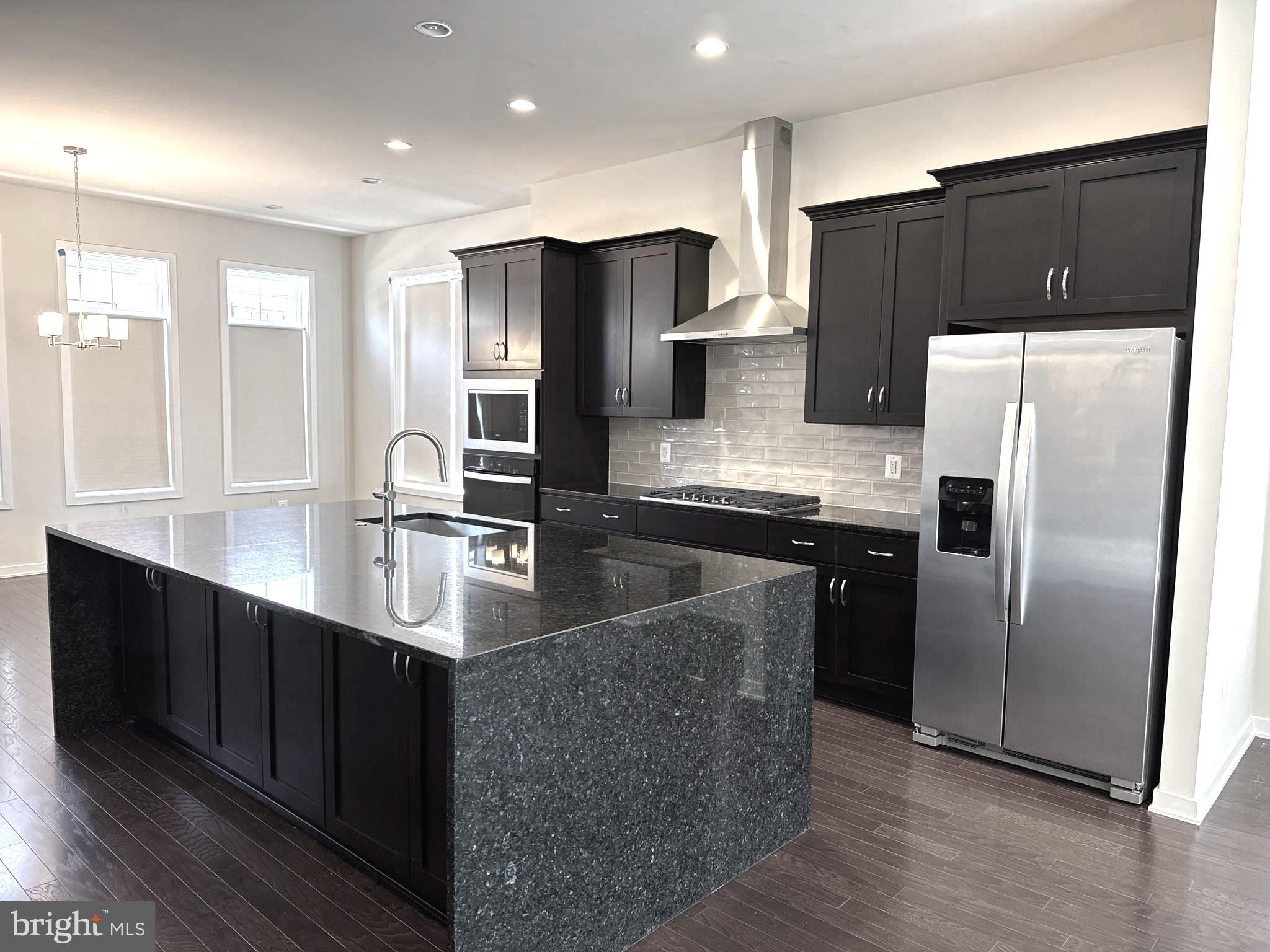 MOOREFIELD - Residential Lease