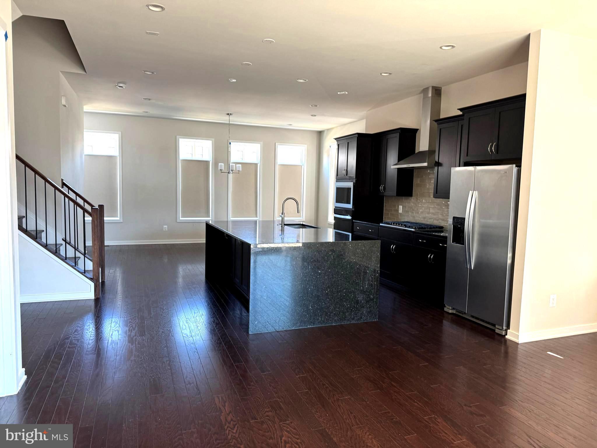 MOOREFIELD - Residential Lease