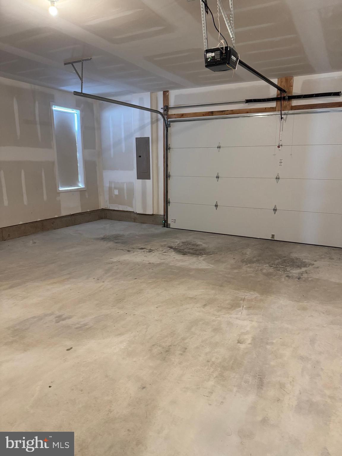 MOOREFIELD - Residential Lease