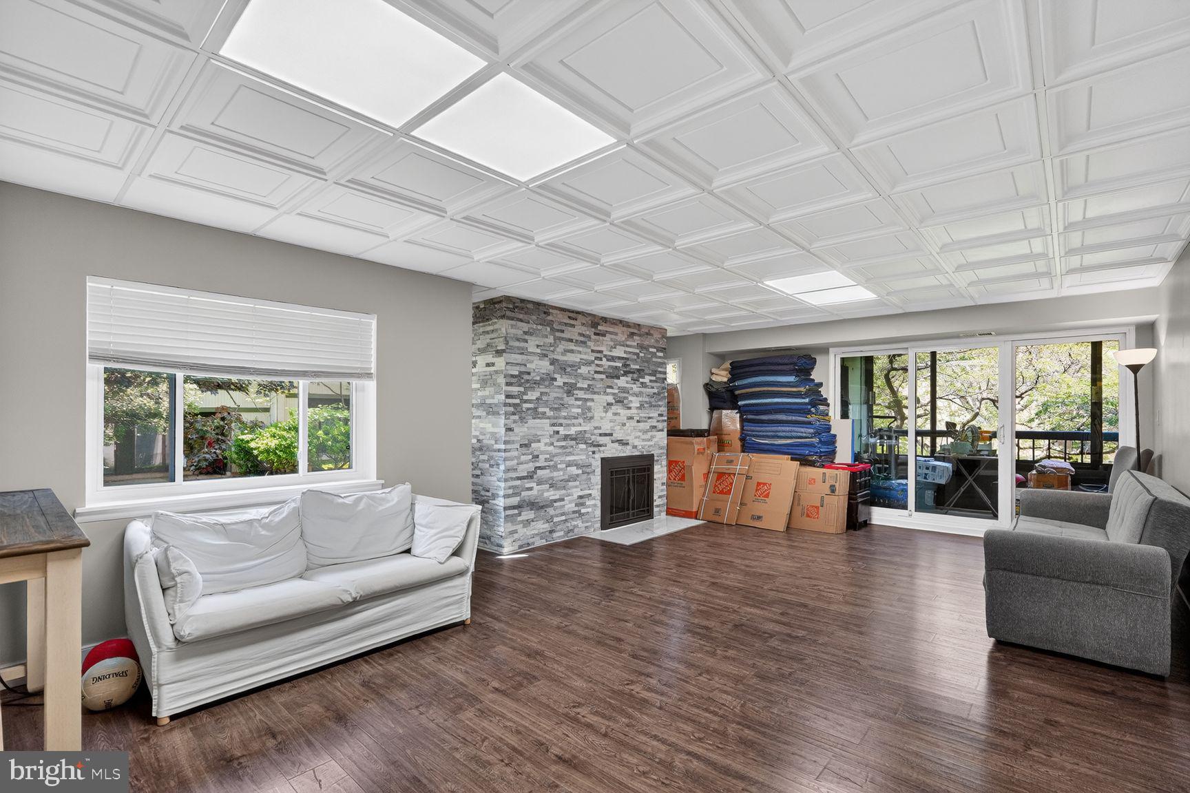 DEERING WOODS - Residential