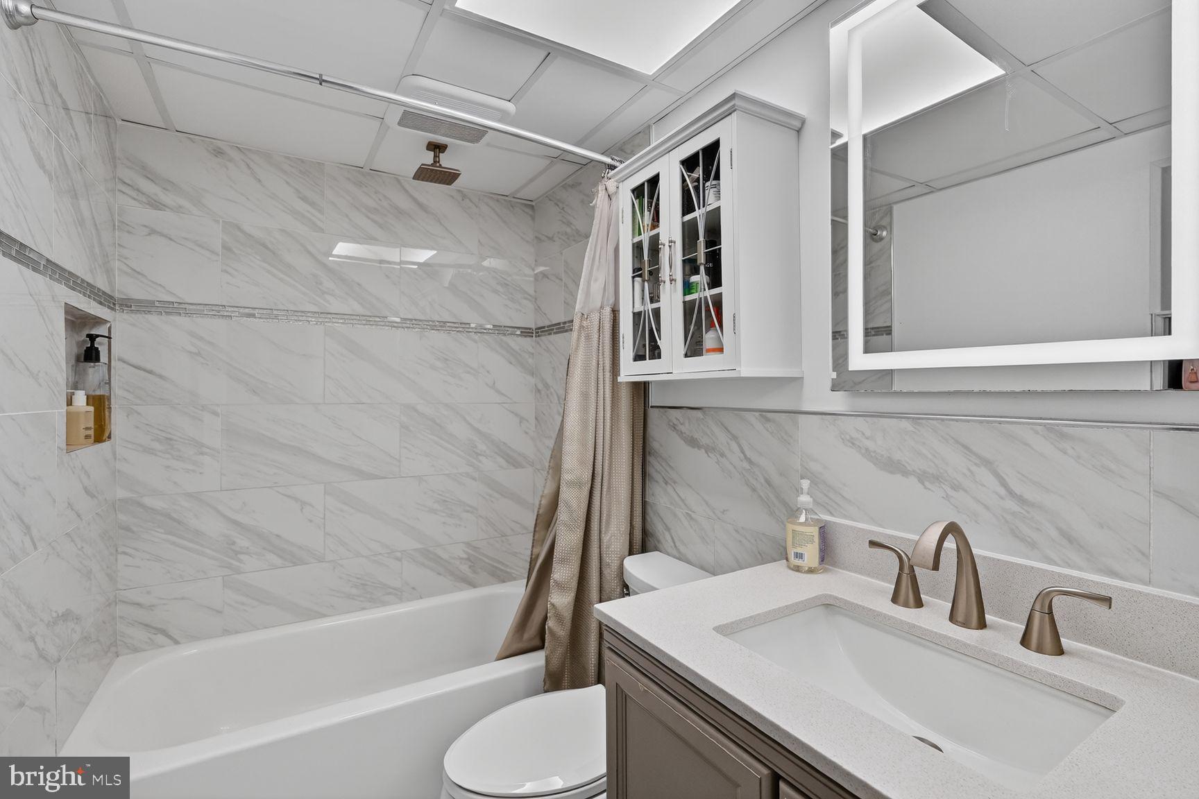 DEERING WOODS - Residential