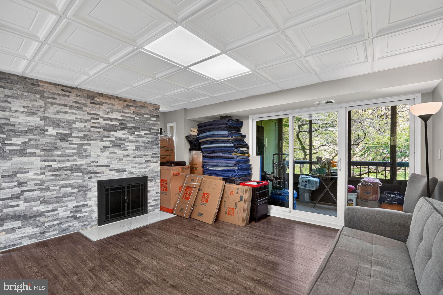 DEERING WOODS - Residential