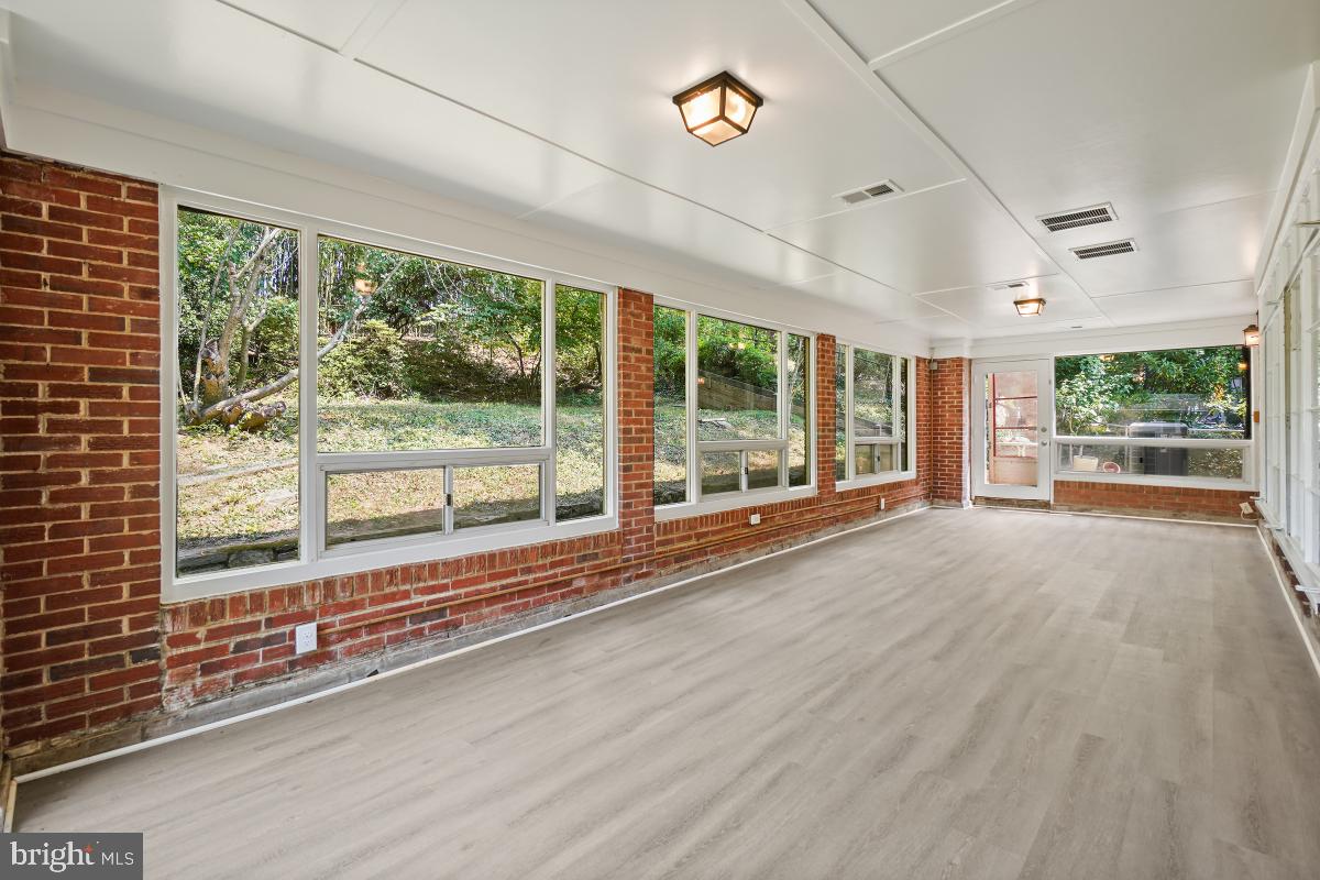 ROCK CREEK KNOLLS - Residential