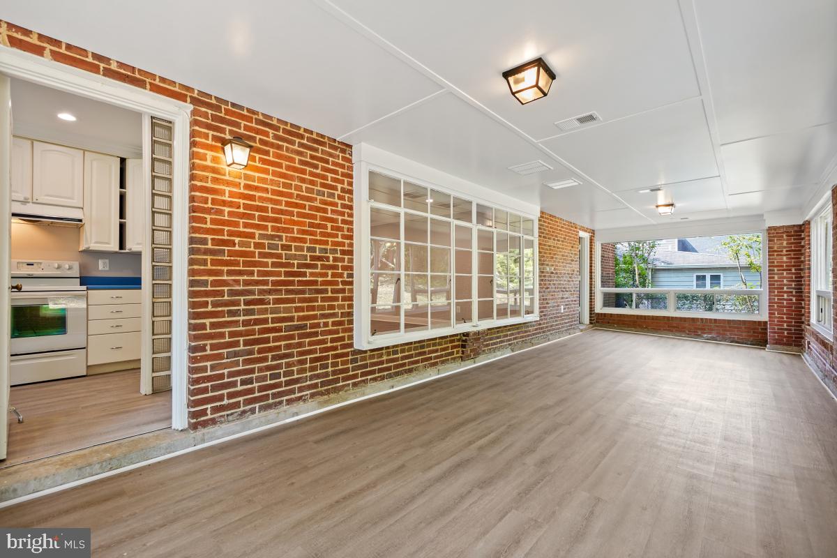 ROCK CREEK KNOLLS - Residential