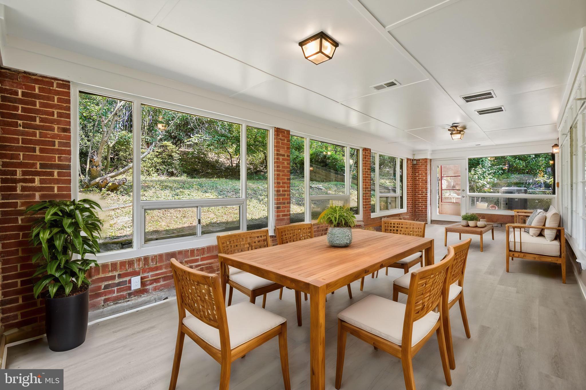 ROCK CREEK KNOLLS - Residential