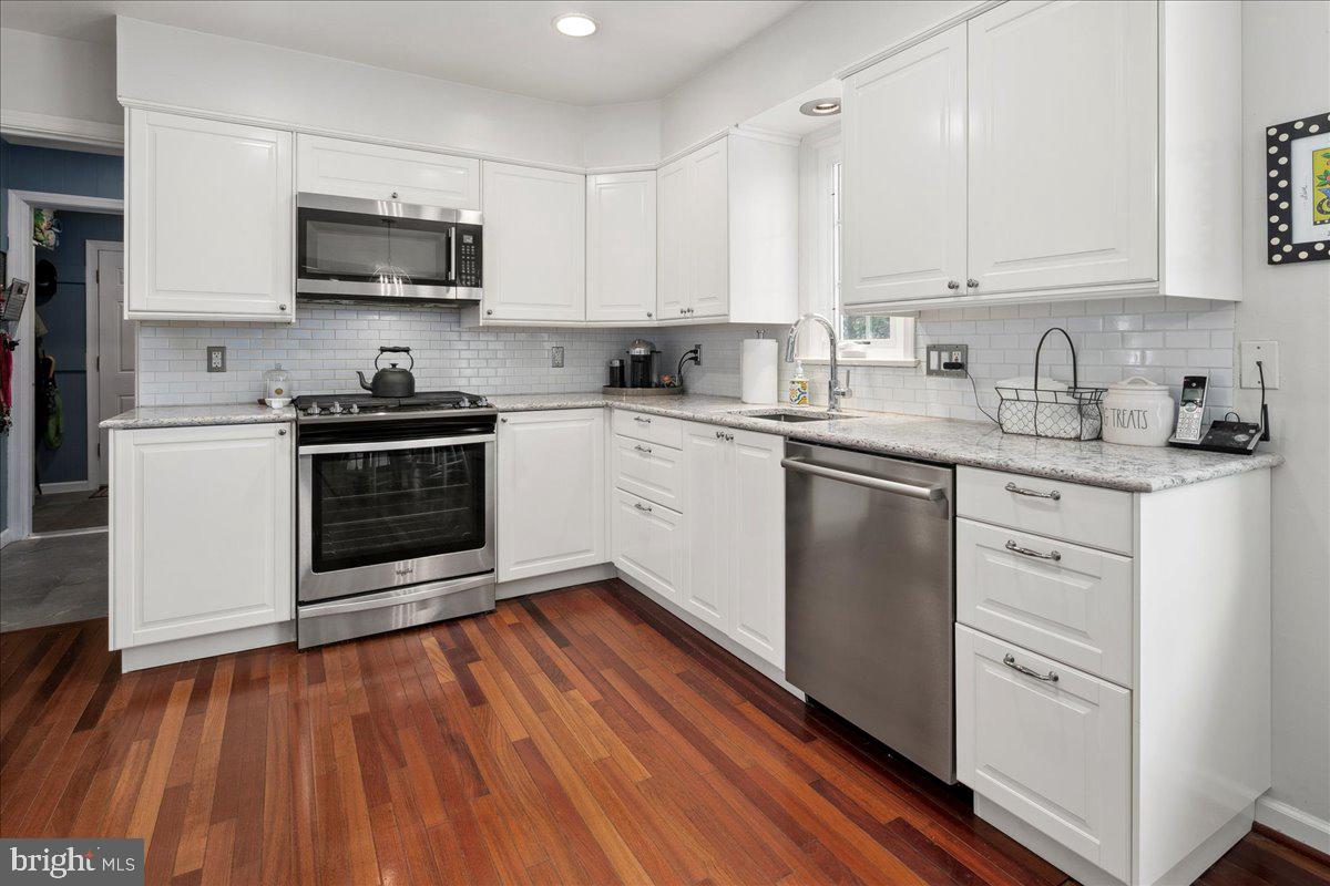 RIVERWOOD - Residential