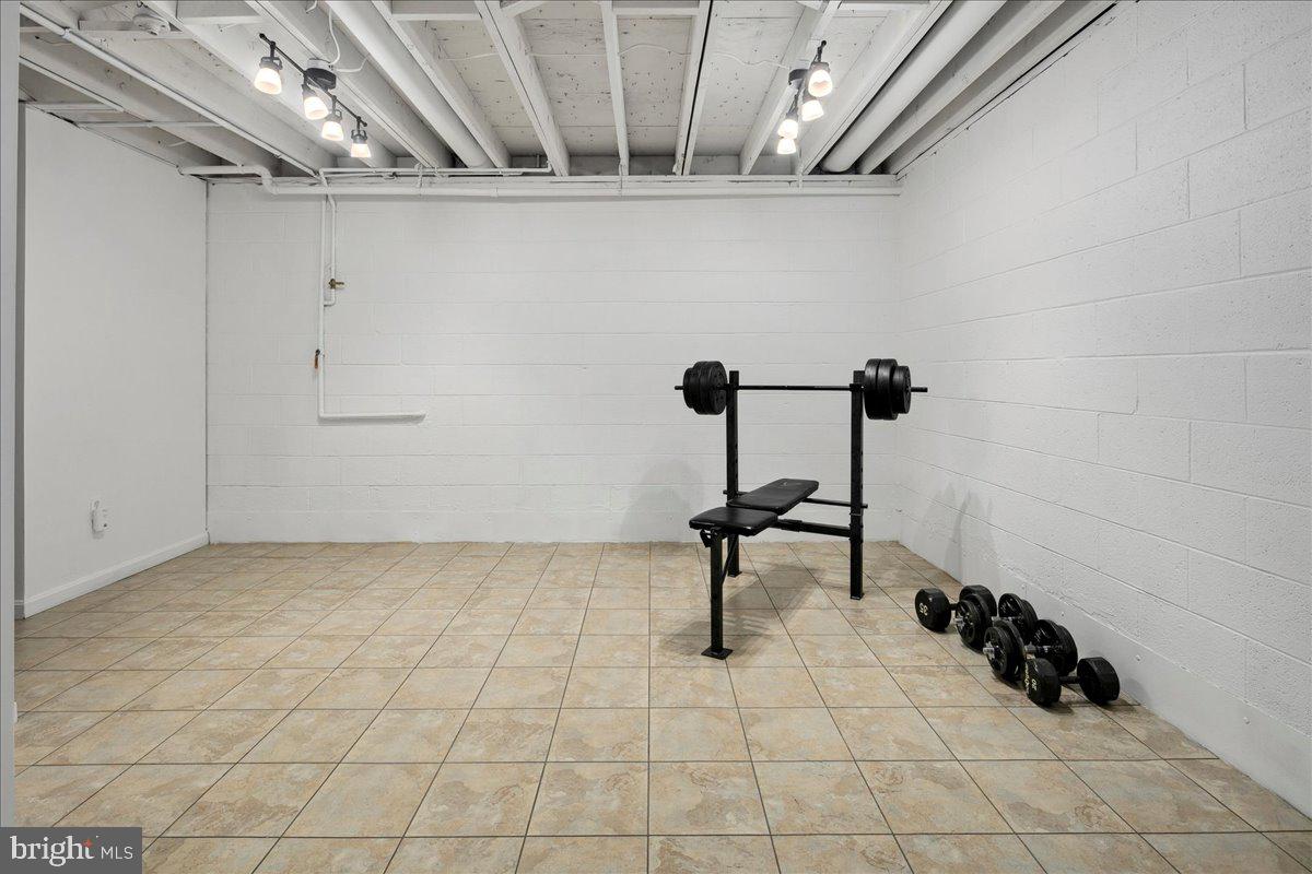 RIVERWOOD - Residential