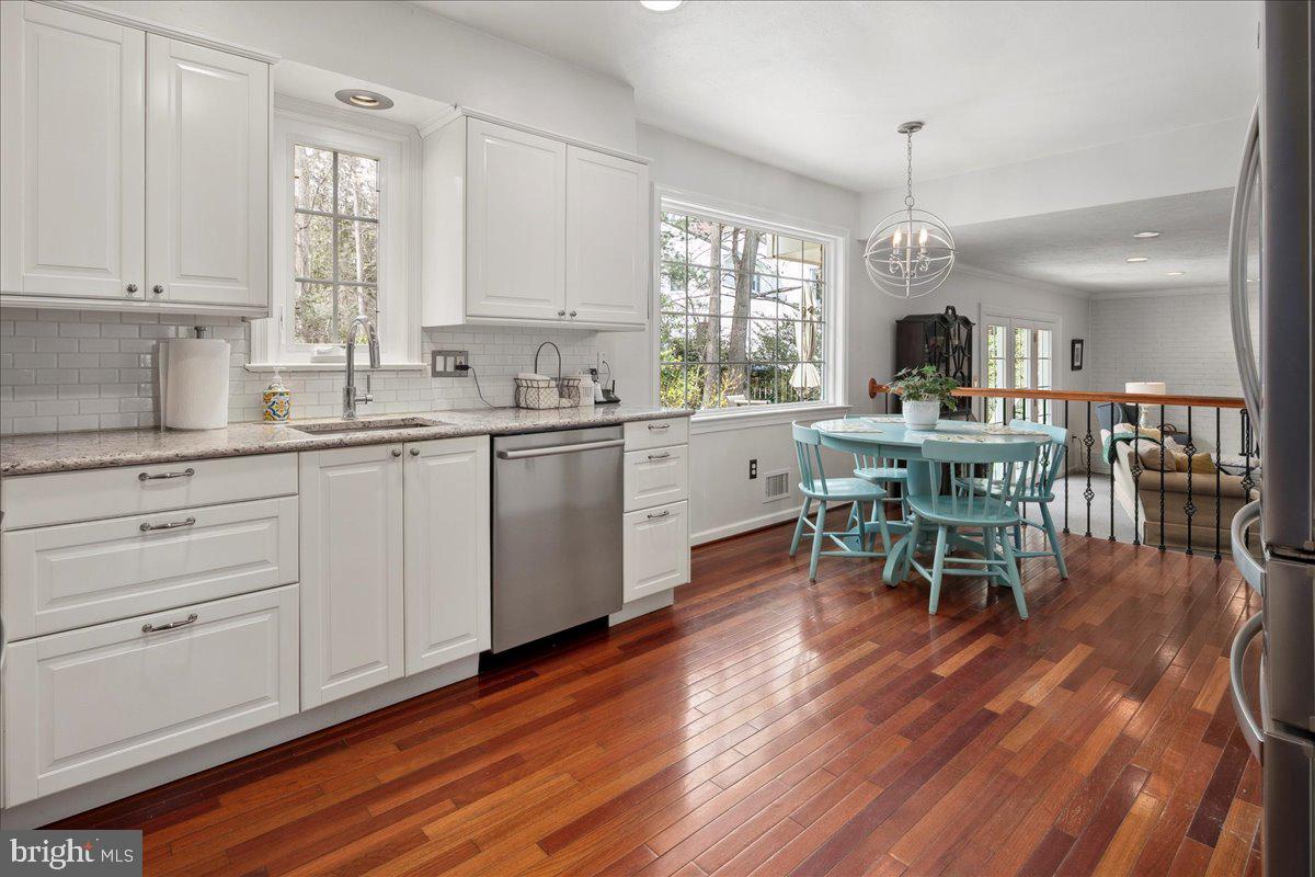 RIVERWOOD - Residential