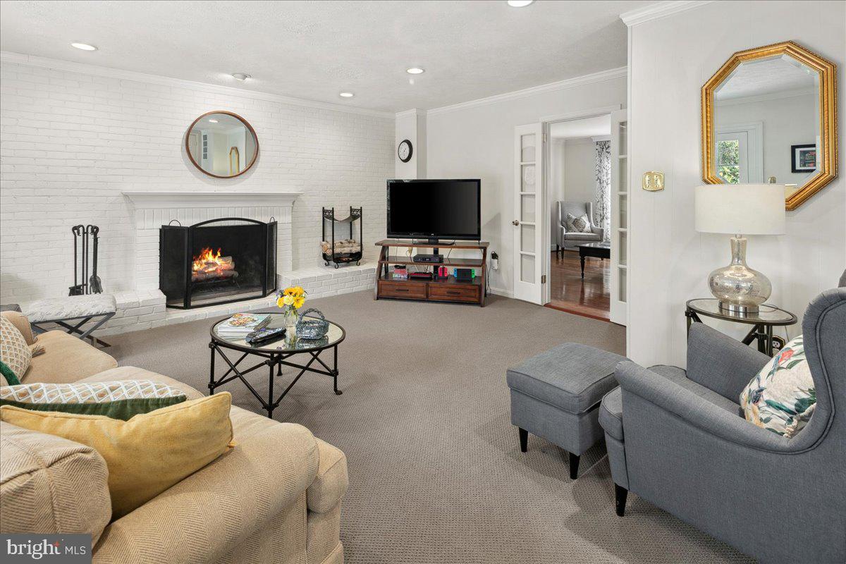 RIVERWOOD - Residential