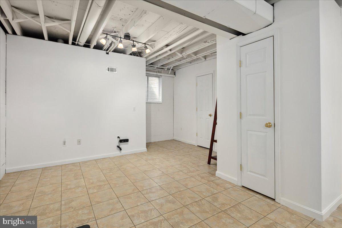 RIVERWOOD - Residential