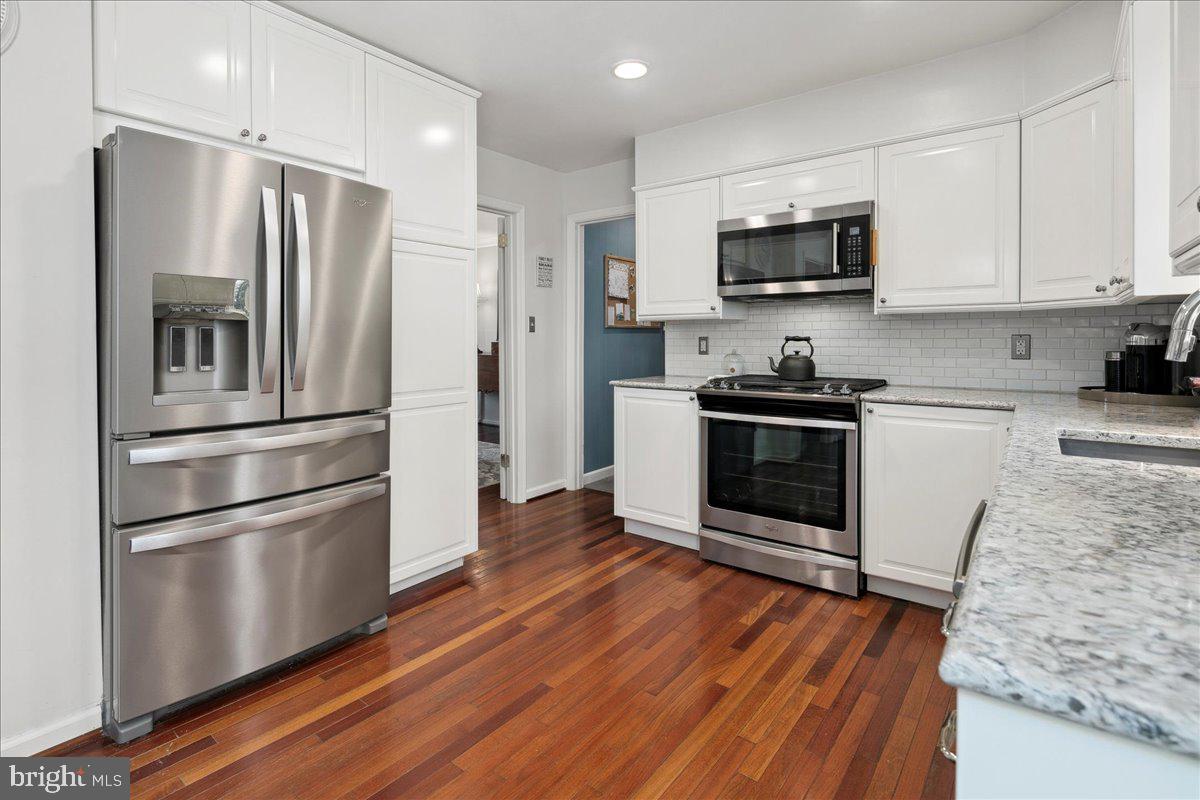 RIVERWOOD - Residential