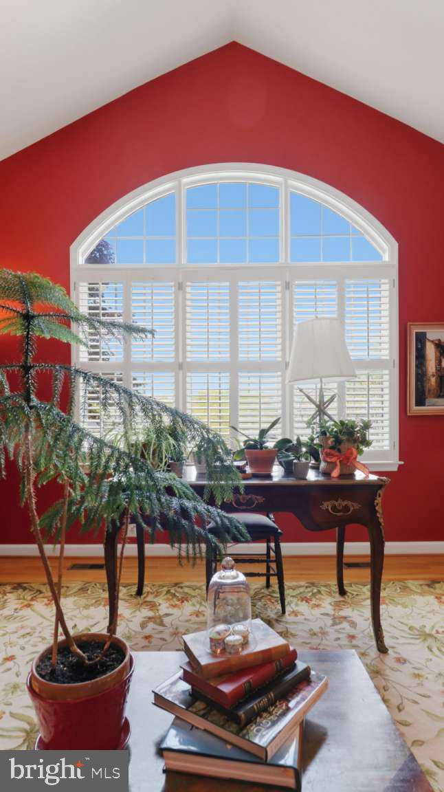 KENSINGTON HEIGHTS - Residential