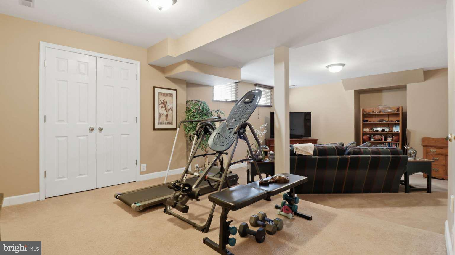 KENSINGTON HEIGHTS - Residential