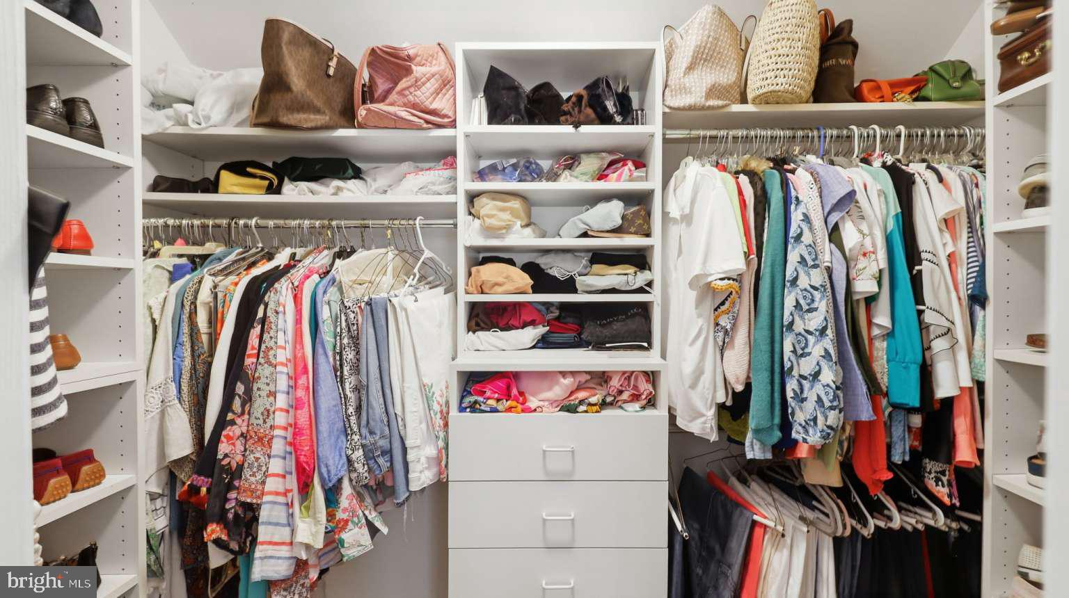 KENSINGTON HEIGHTS - Residential