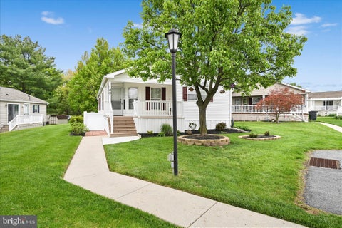 Mobile Home For Sale - 108 Summers Drive<br/> LANCASTER, PA 17601