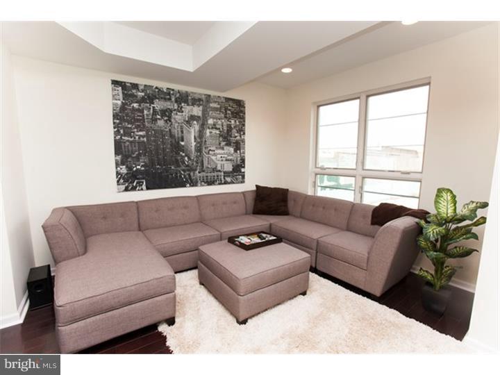 KENSINGTON - Residential