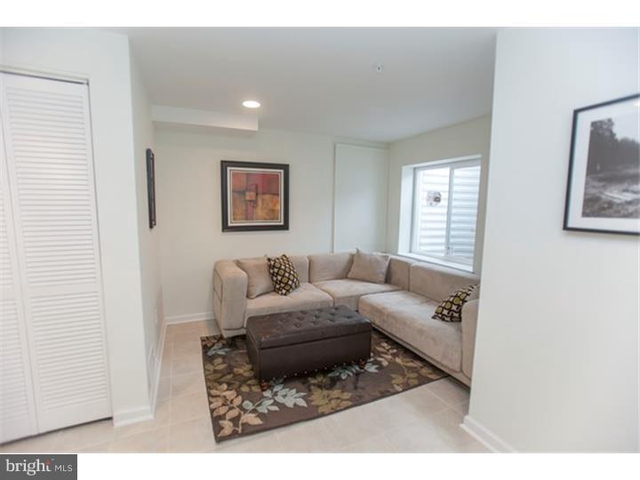 KENSINGTON - Residential