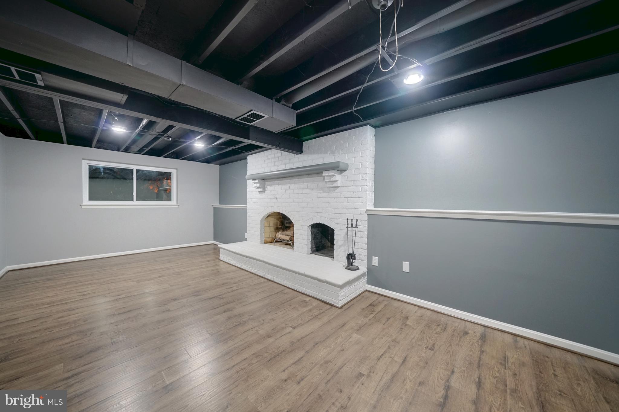 HARMANS WOODS - Residential Lease