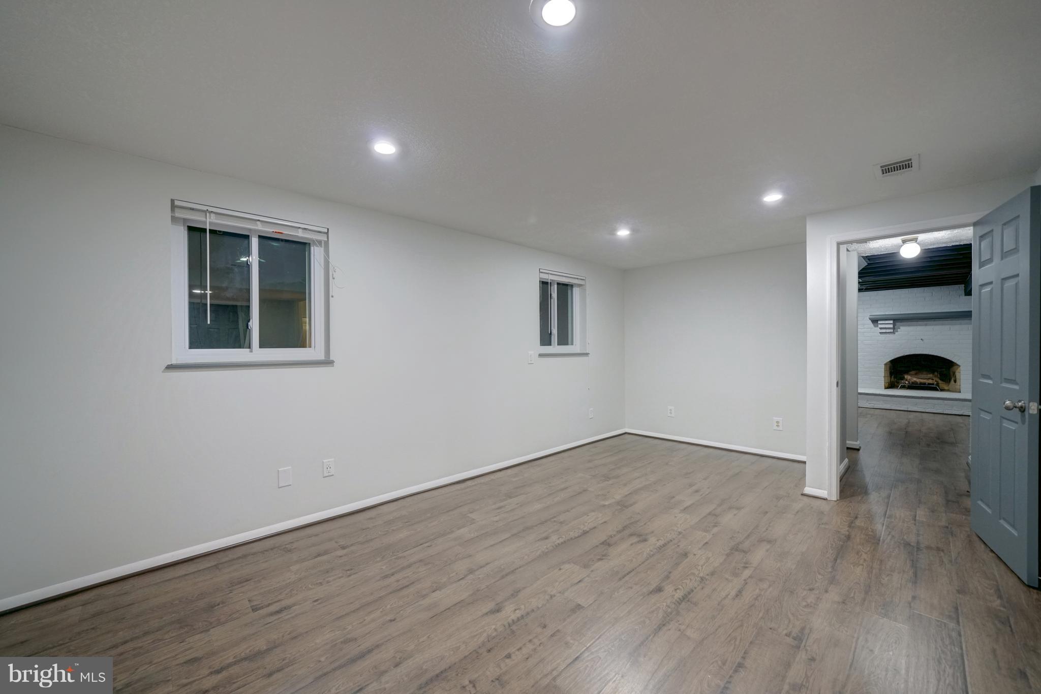 HARMANS WOODS - Residential Lease