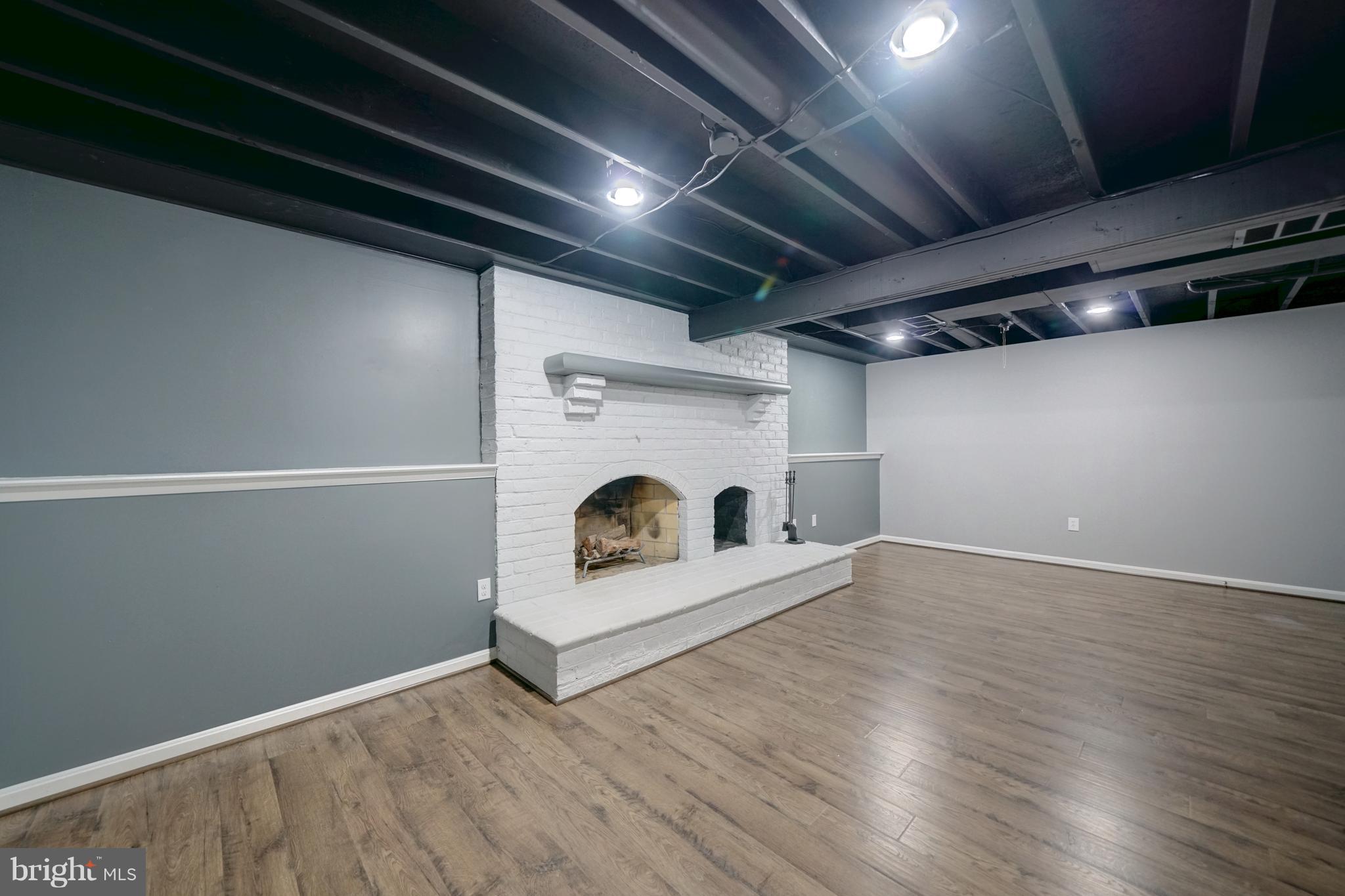 HARMANS WOODS - Residential Lease