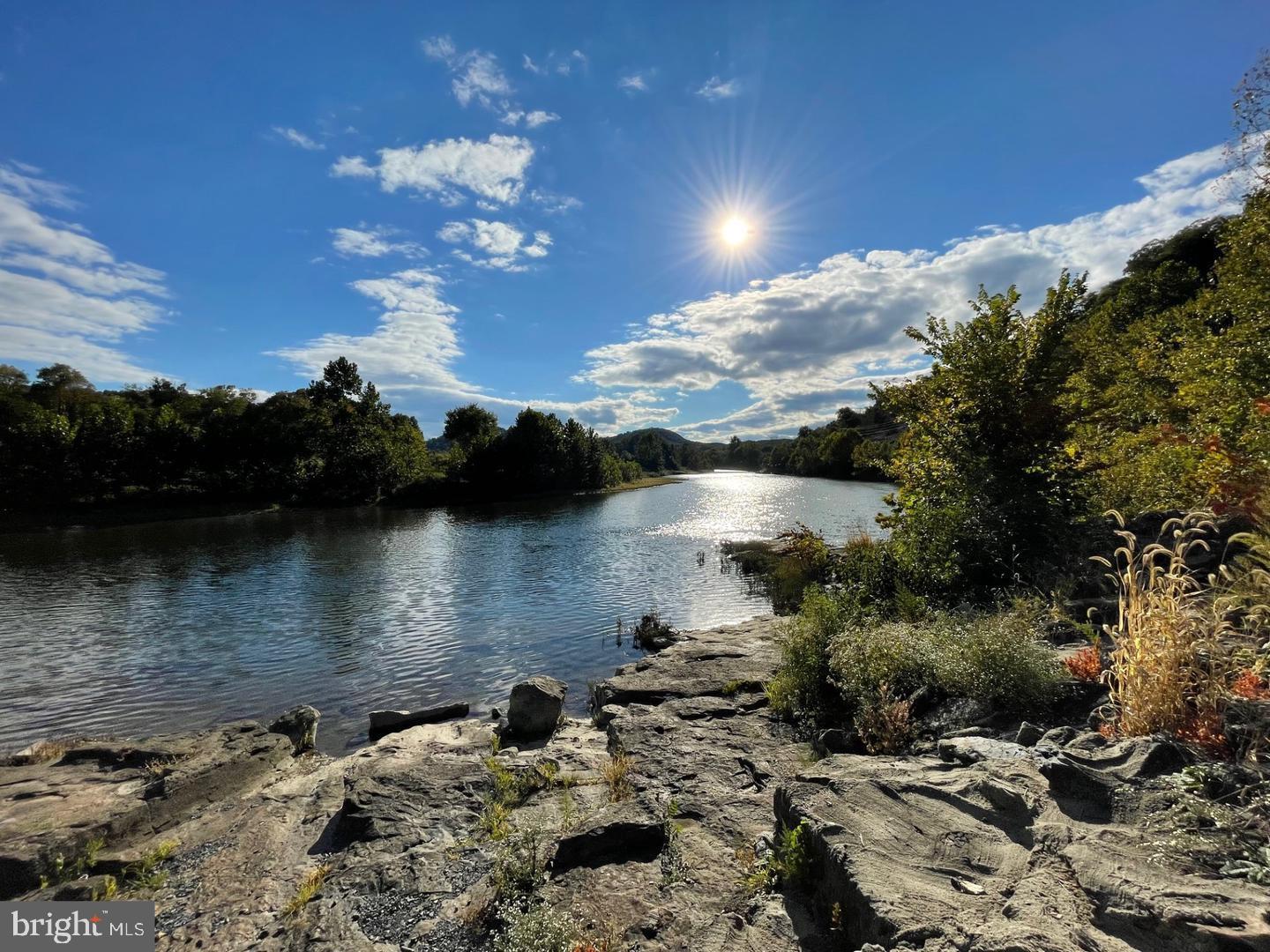 LAKE FERNDALE - Land