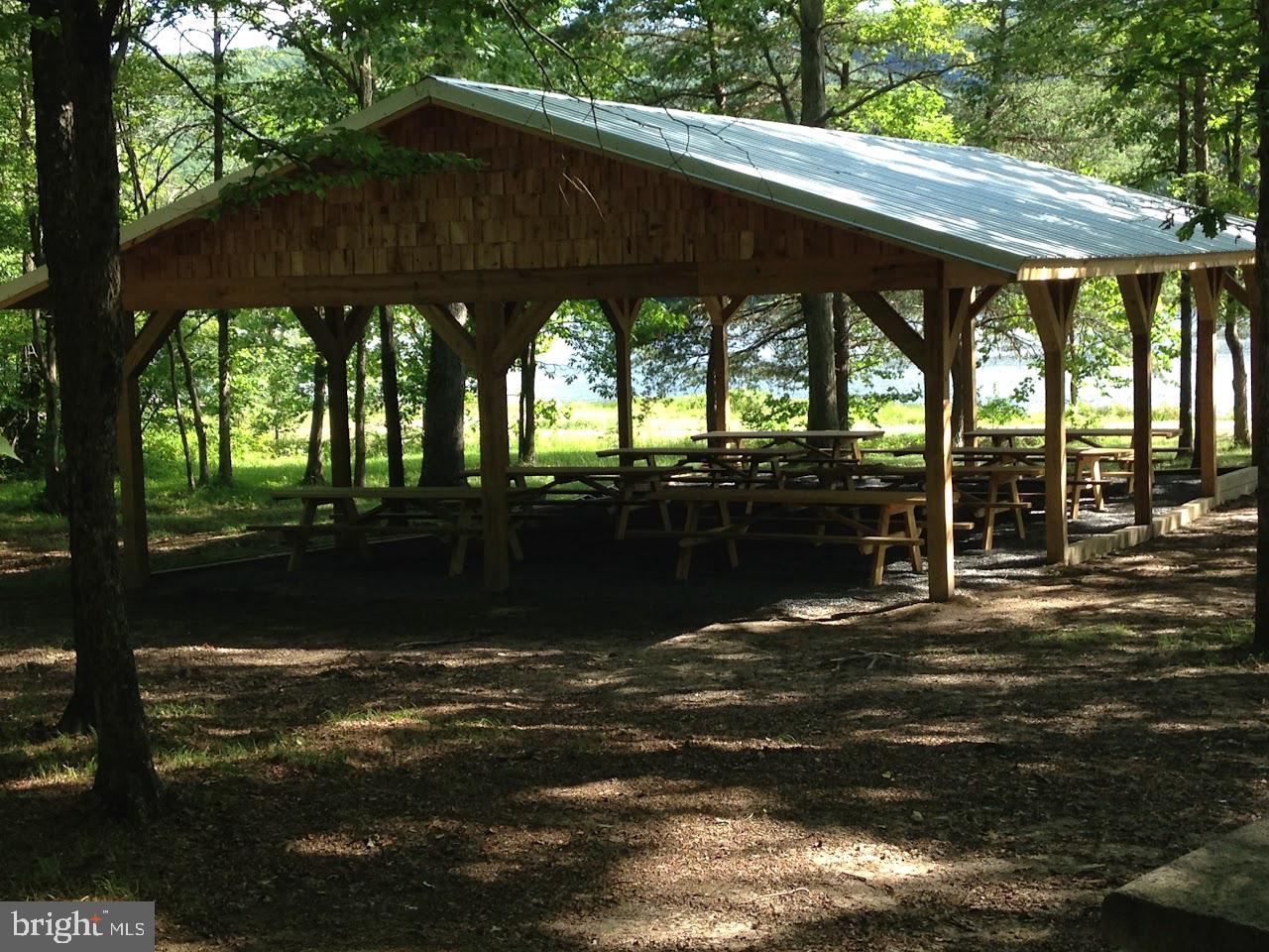 LAKE FERNDALE - Land