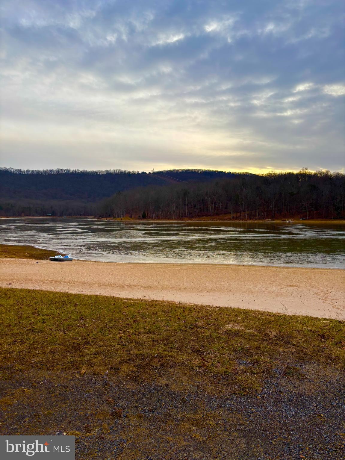 LAKE FERNDALE - Land