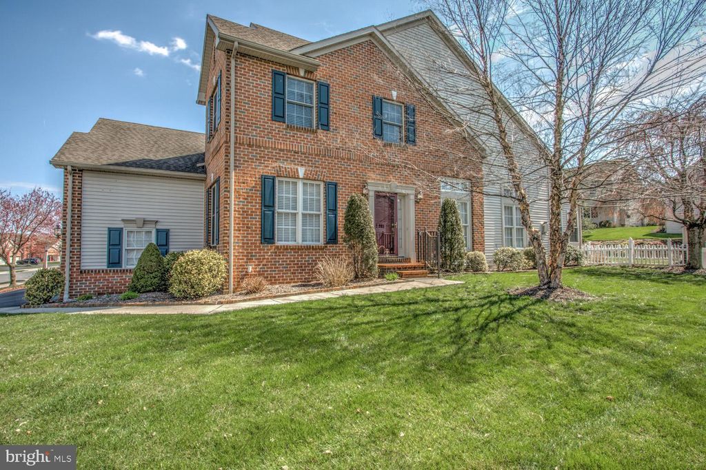 Photo of 33 WEAVER AVE, EPHRATA, PA 17522 (MLS # PALA2032898)