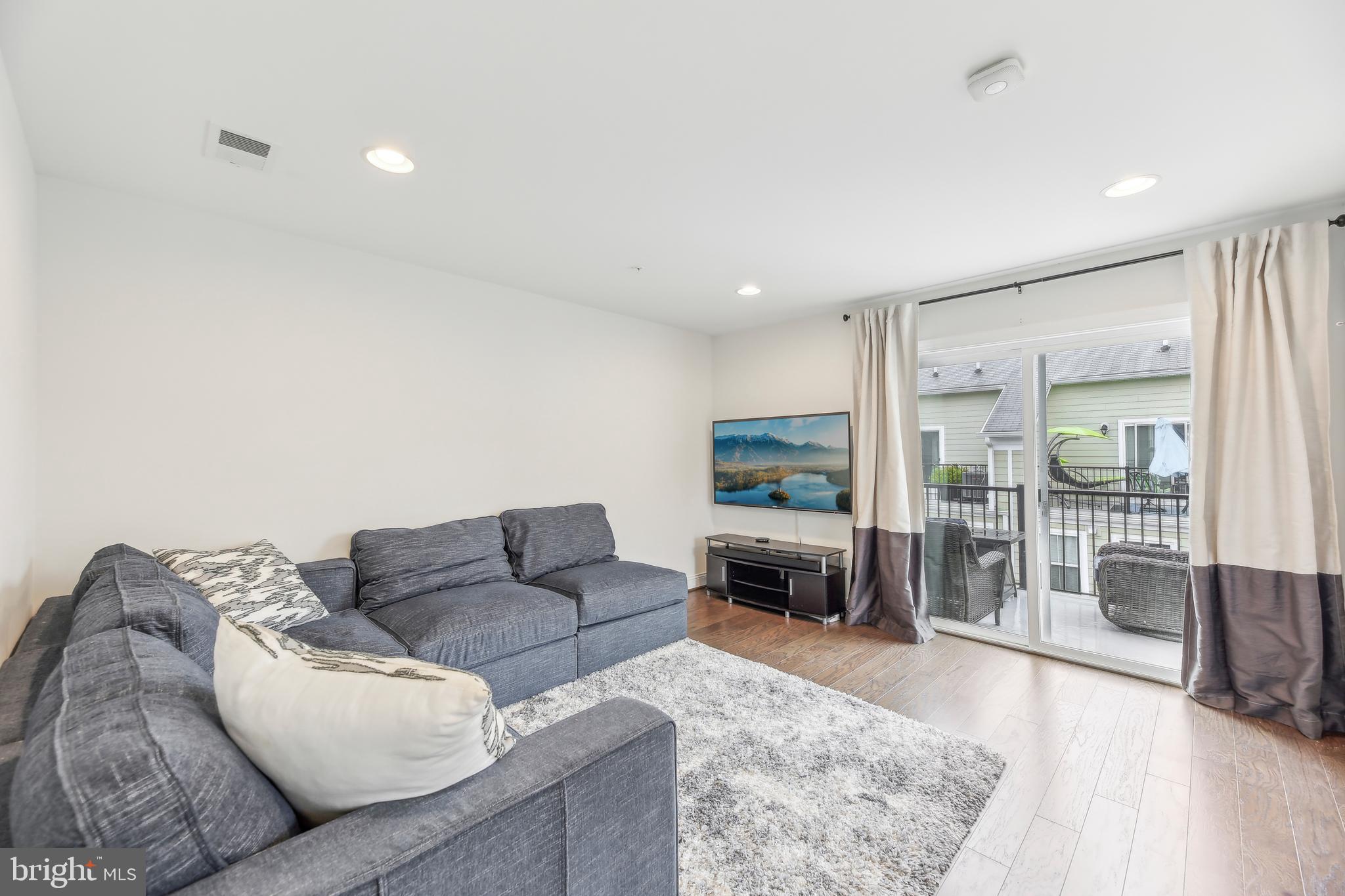 ANNAPOLIS TOWNES AT NEAL FARM - Residential