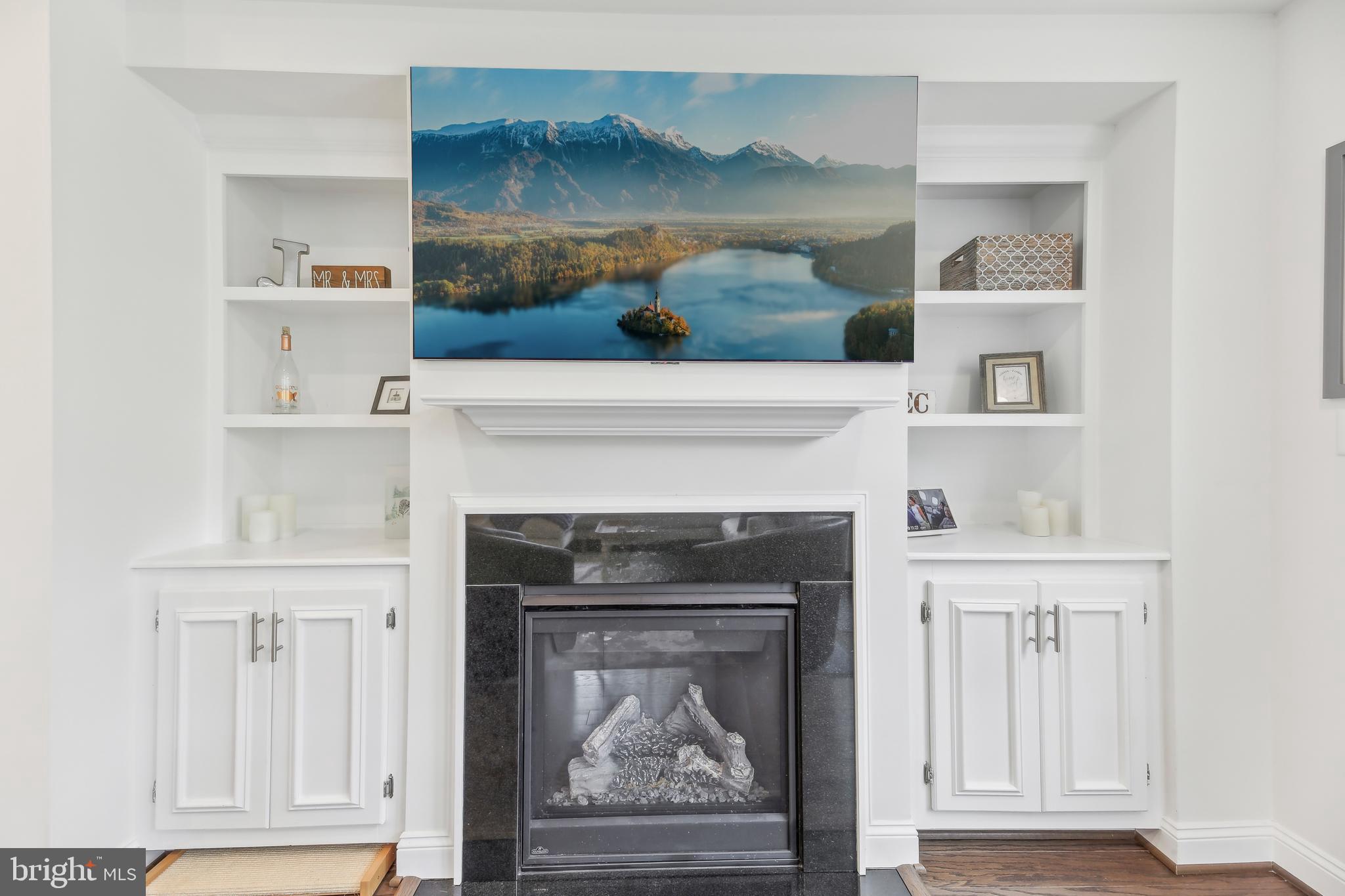 ANNAPOLIS TOWNES AT NEAL FARM - Residential