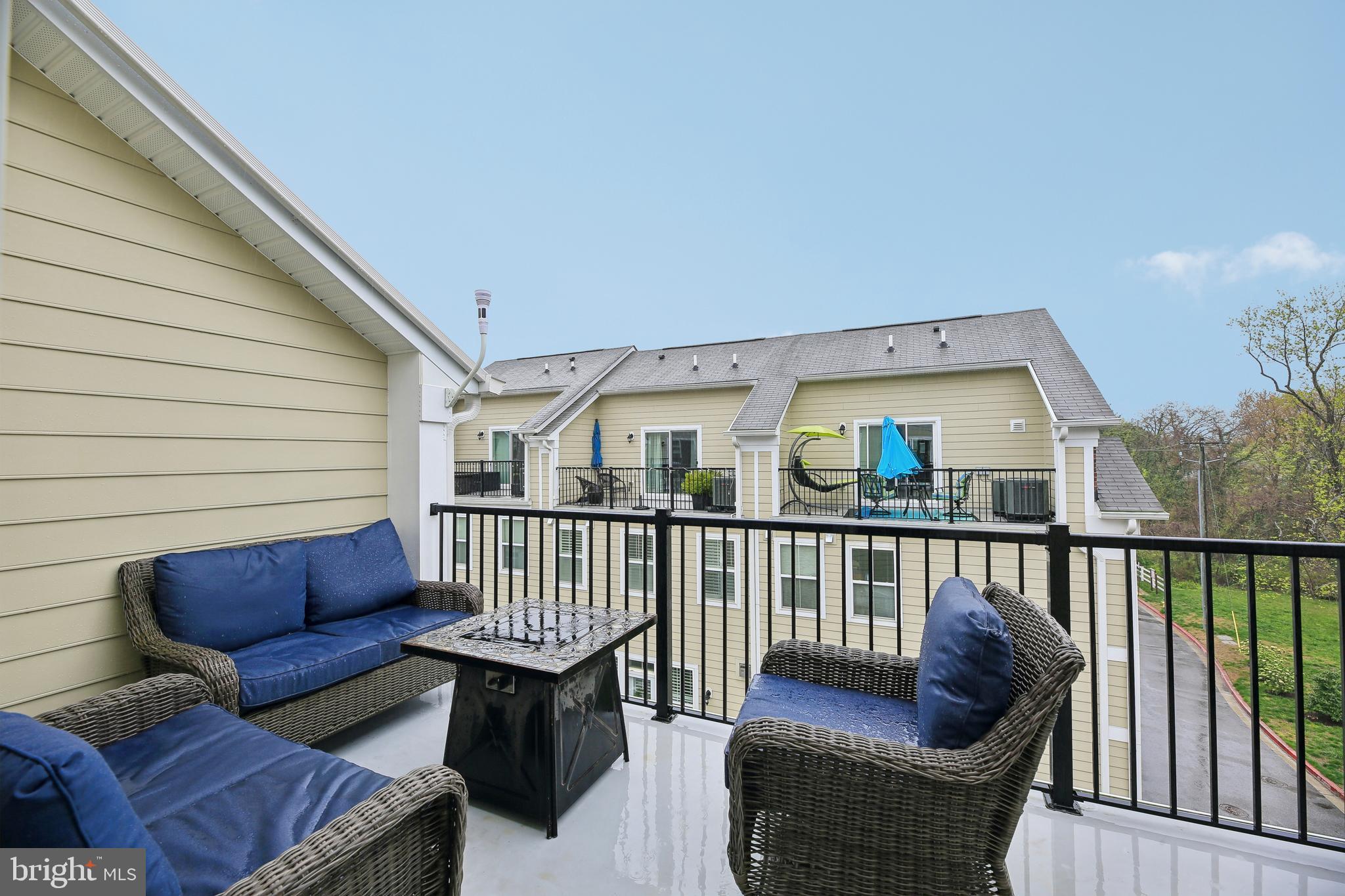 ANNAPOLIS TOWNES AT NEAL FARM - Residential