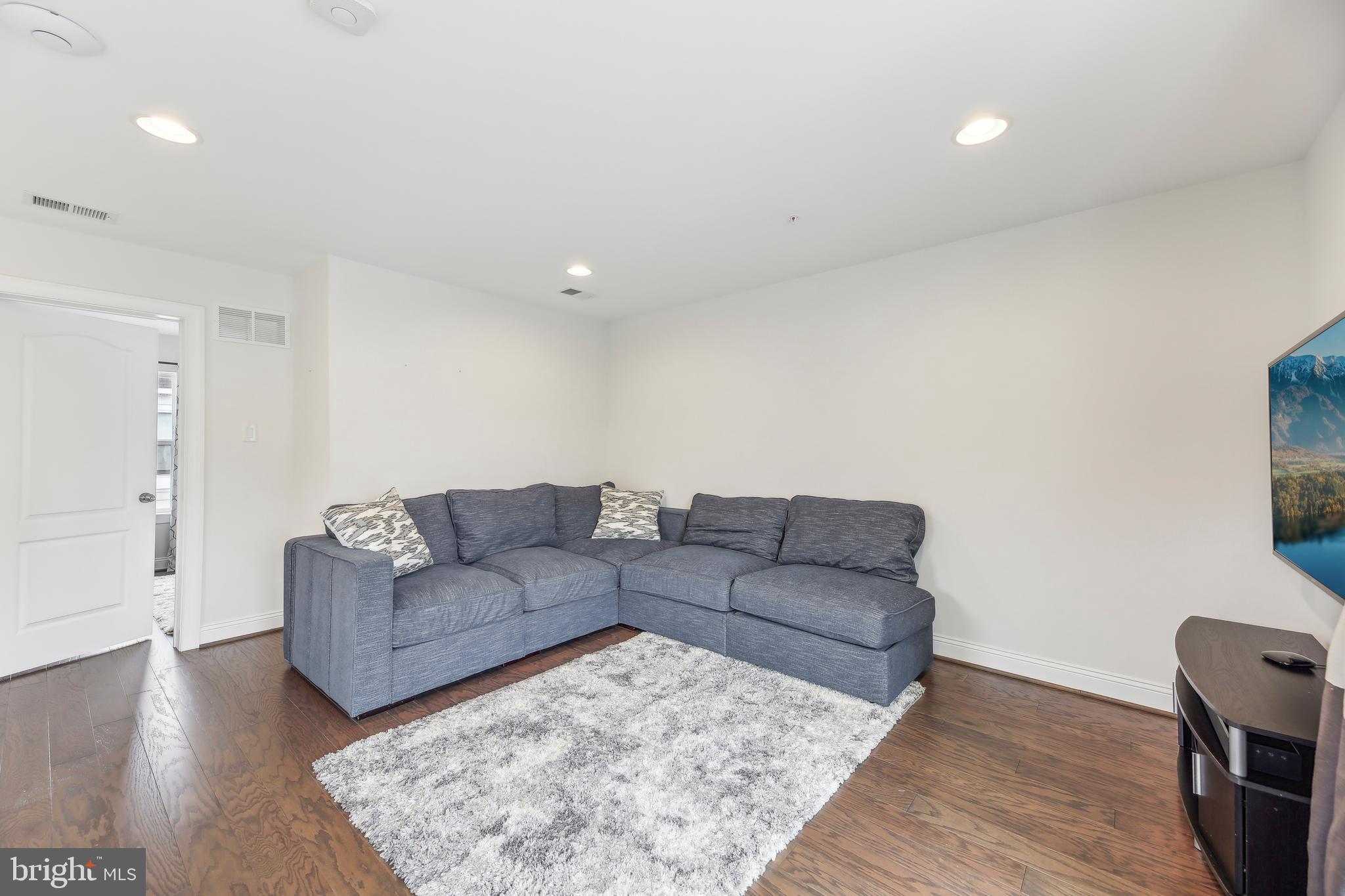 ANNAPOLIS TOWNES AT NEAL FARM - Residential