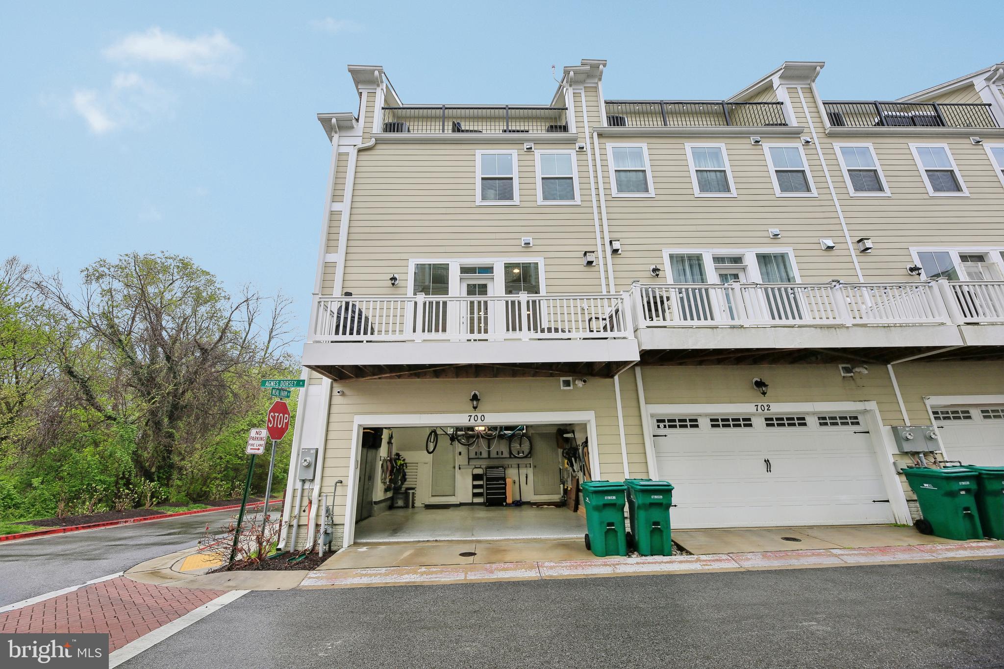 ANNAPOLIS TOWNES AT NEAL FARM - Residential