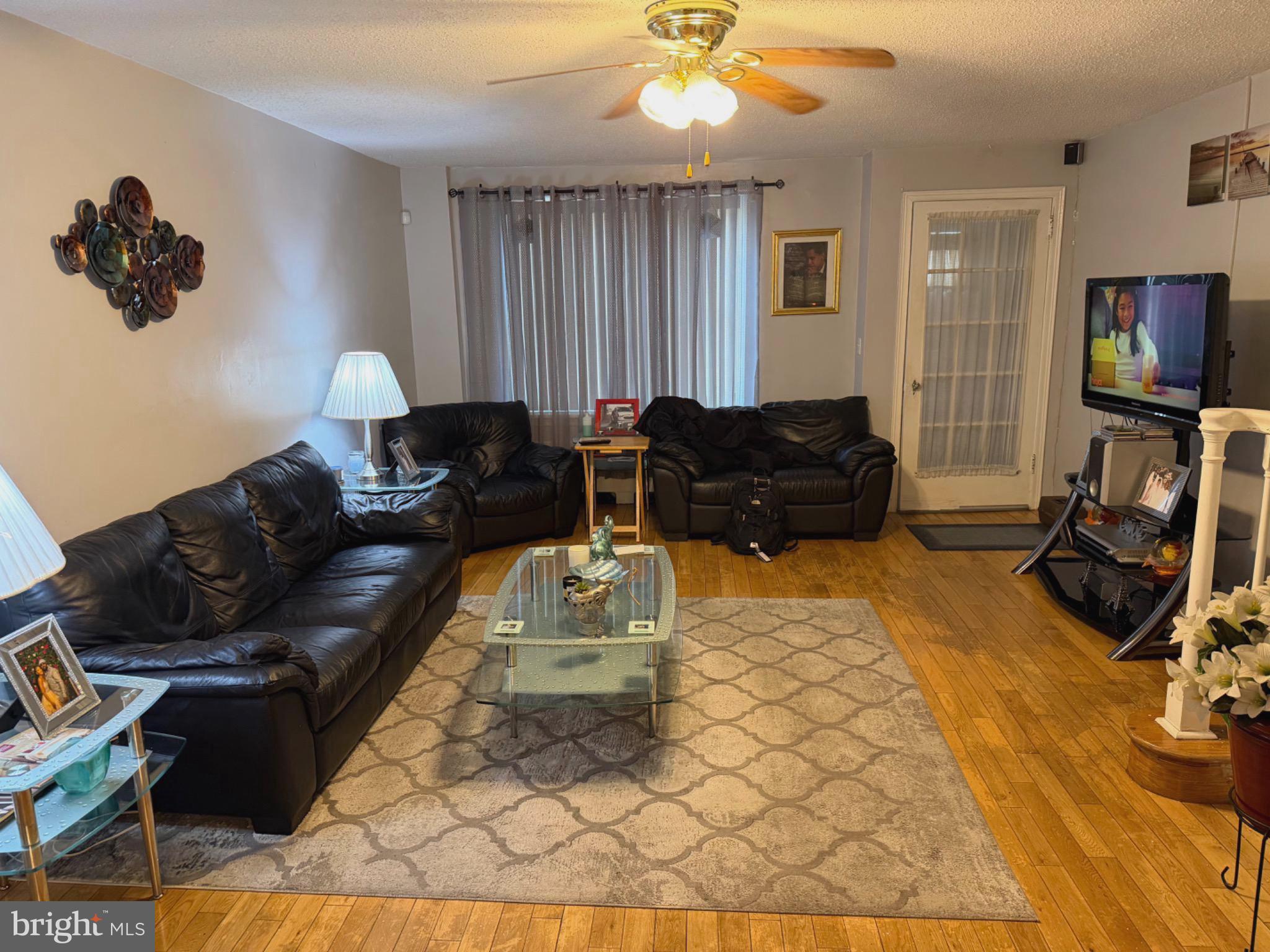 WEST OAK LANE - Residential