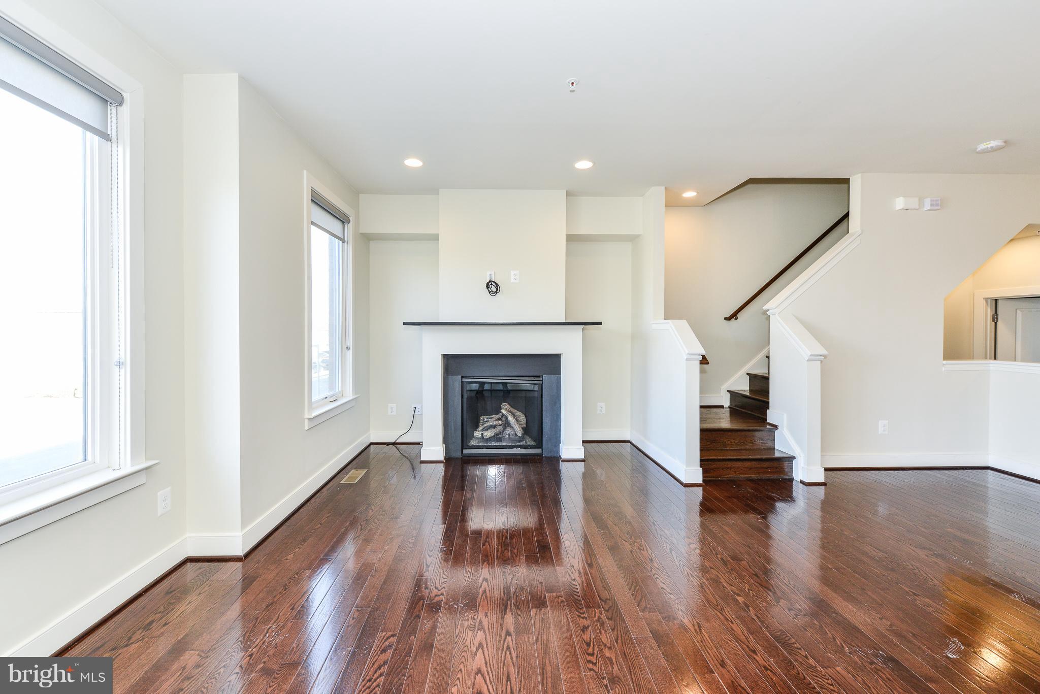 MOSAIC AT MERRIFIELD - Residential Lease