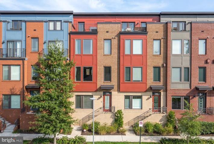 MOSAIC AT MERRIFIELD - Residential Lease