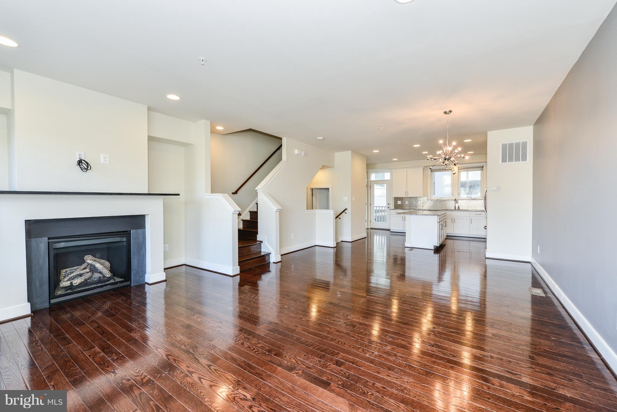 MOSAIC AT MERRIFIELD - Residential Lease