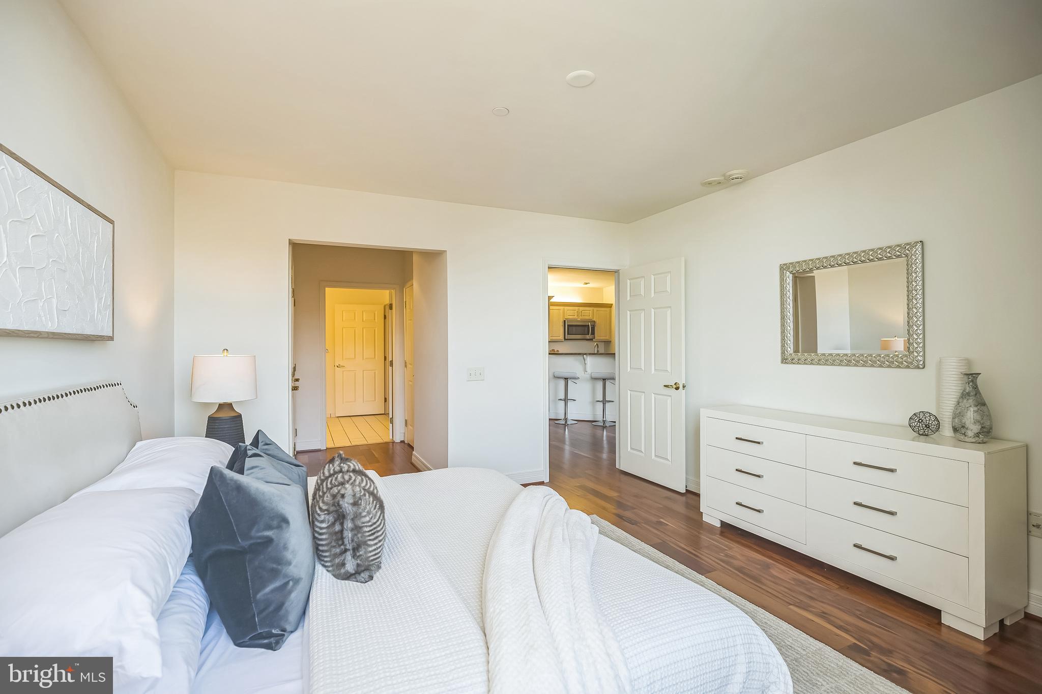 LOGAN SQUARE - Residential Lease