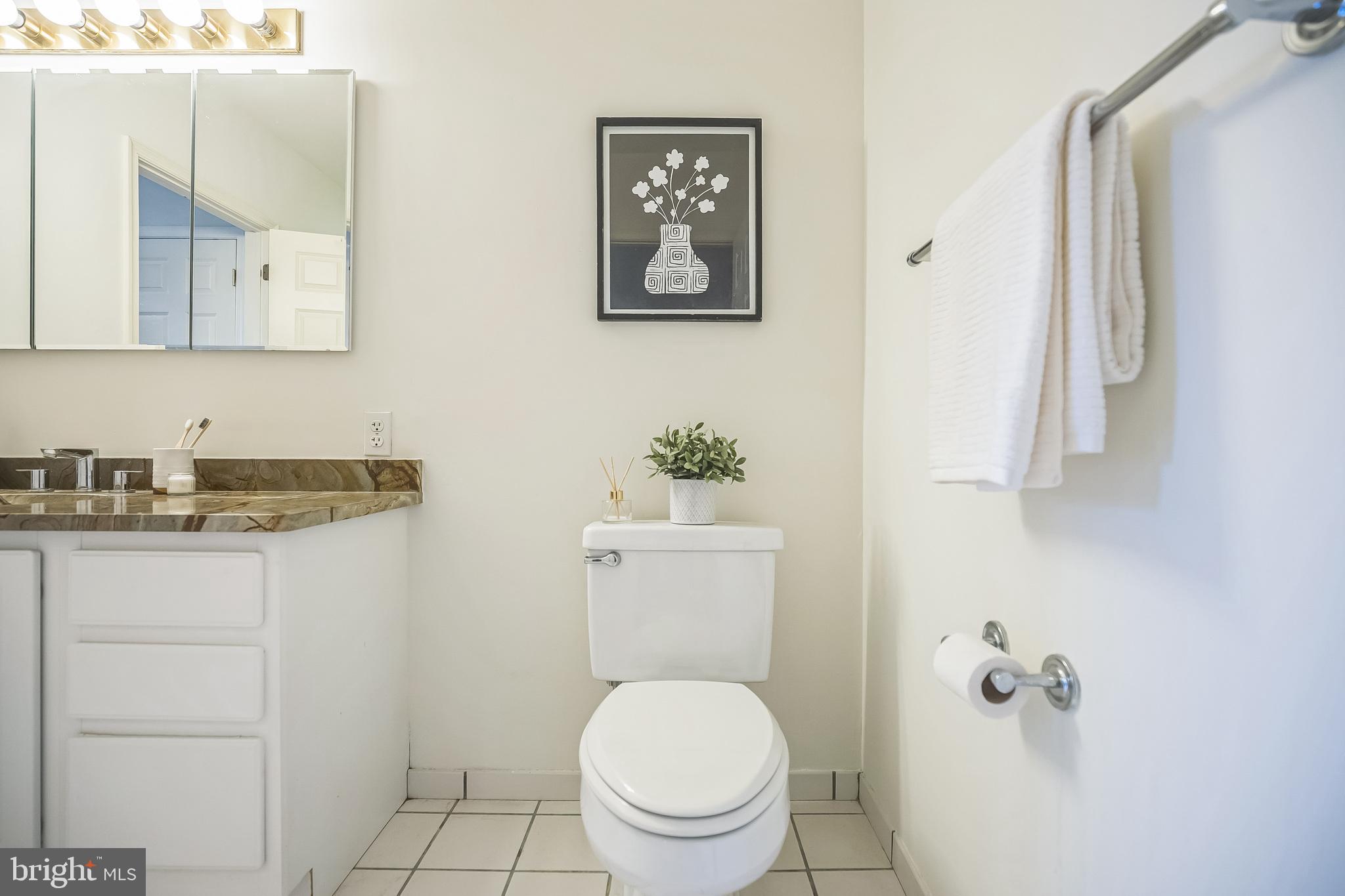 LOGAN SQUARE - Residential Lease