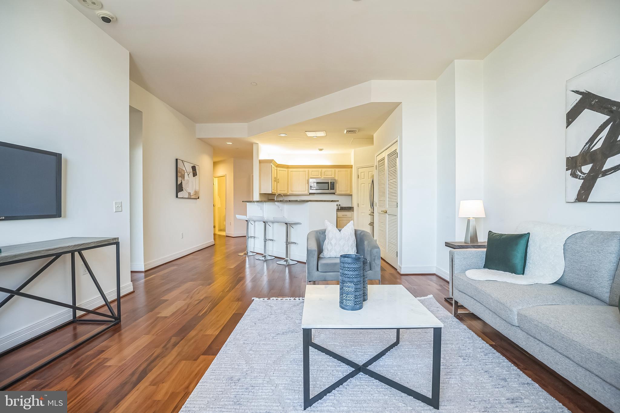 LOGAN SQUARE - Residential Lease