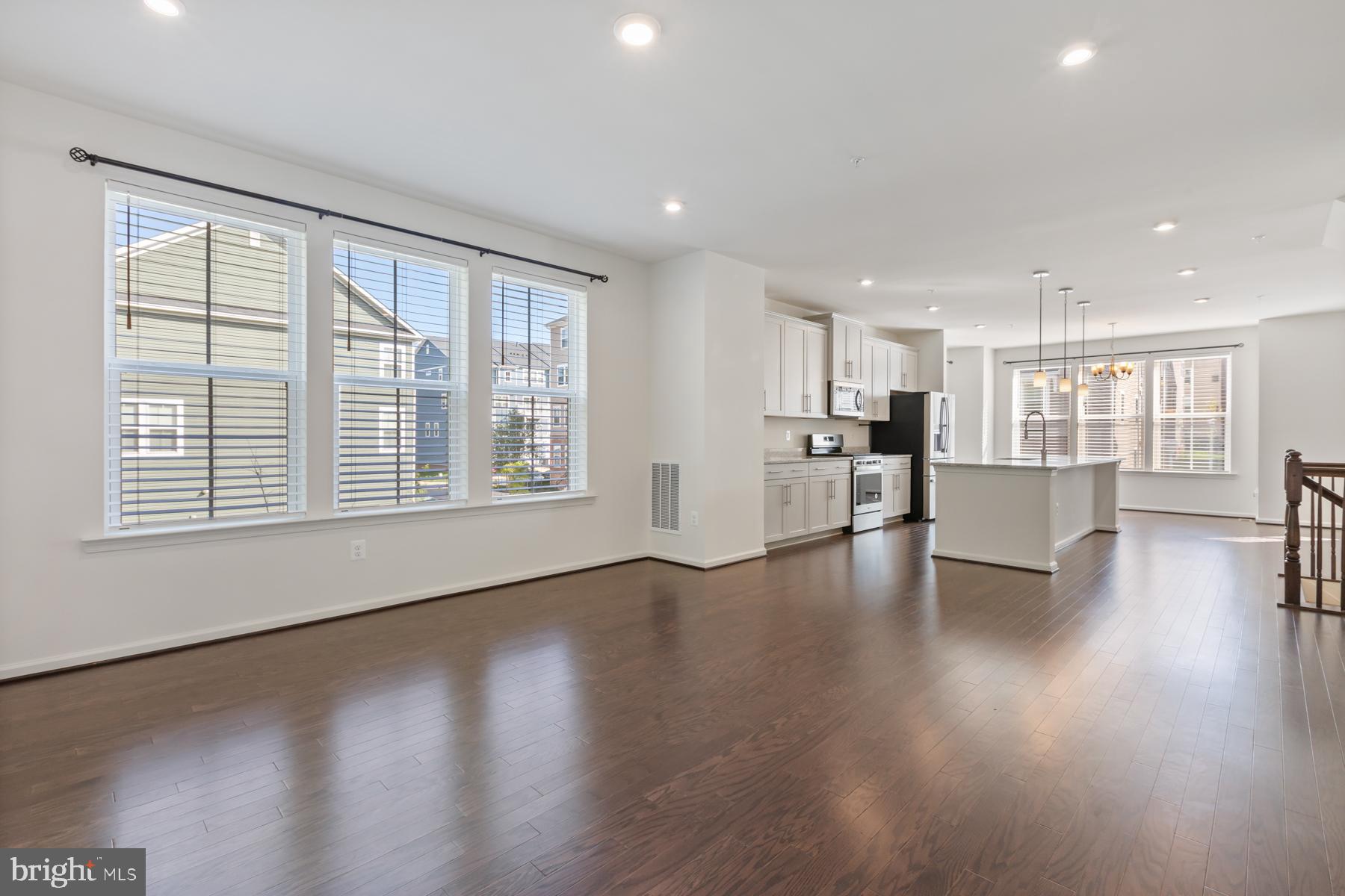 RIVERWALK AT CROFTON - Residential Lease