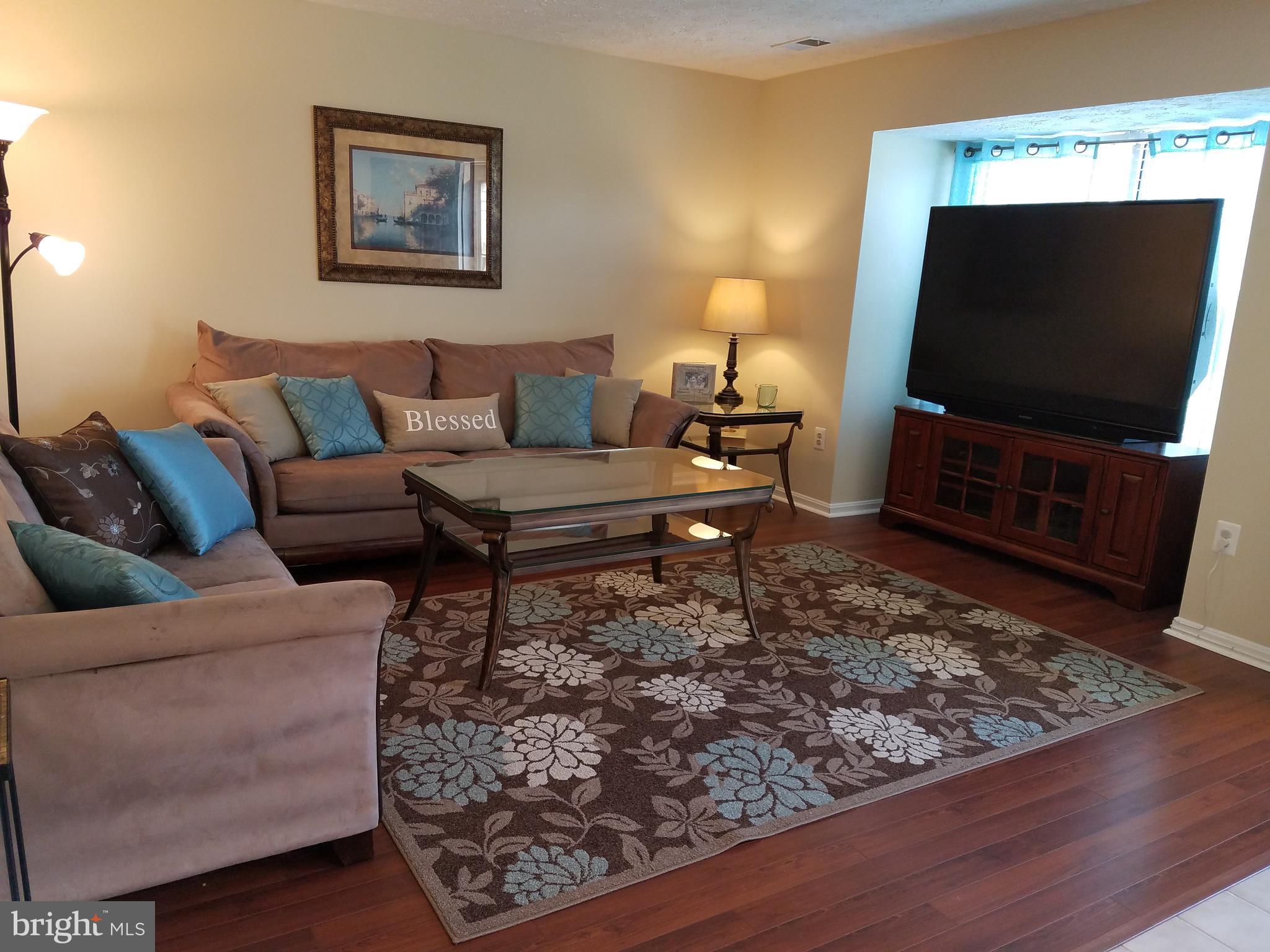 ST CHARLES SUB - HAMPSHIRE - Residential