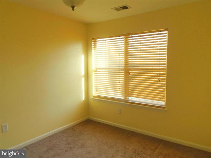 NATIONAL RESEARCH - Residential Lease