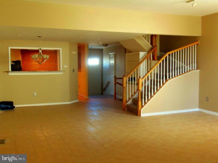 NATIONAL RESEARCH - Residential Lease