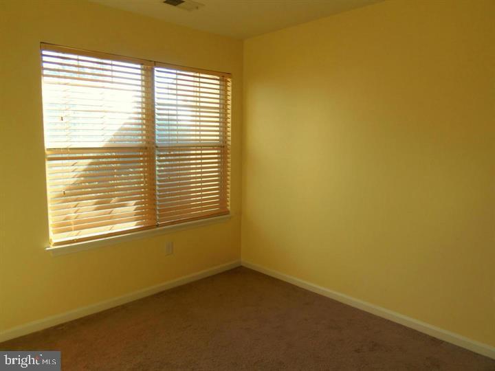 NATIONAL RESEARCH - Residential Lease