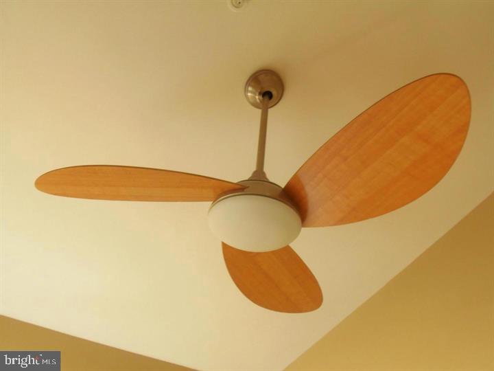 NATIONAL RESEARCH - Residential Lease