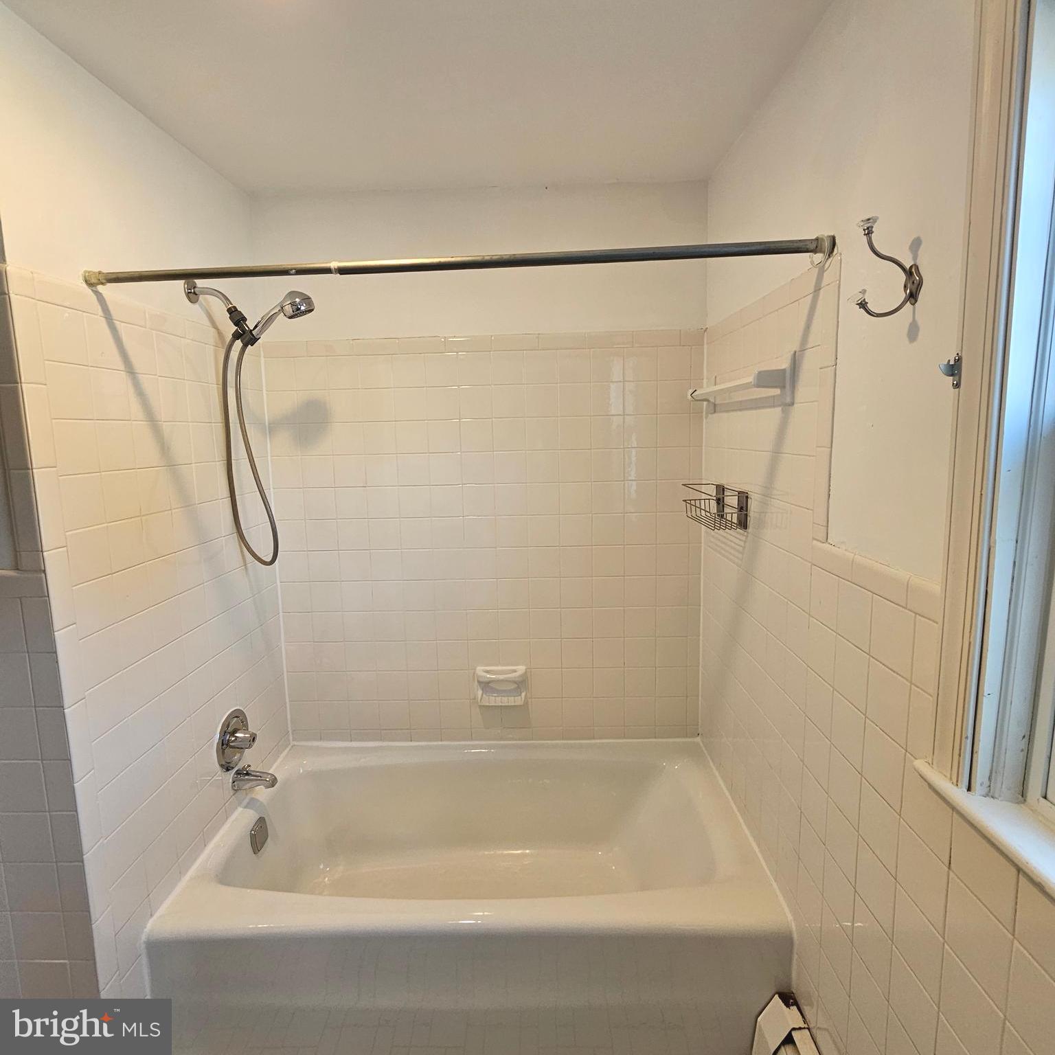 GLEN ACRES - Residential Lease